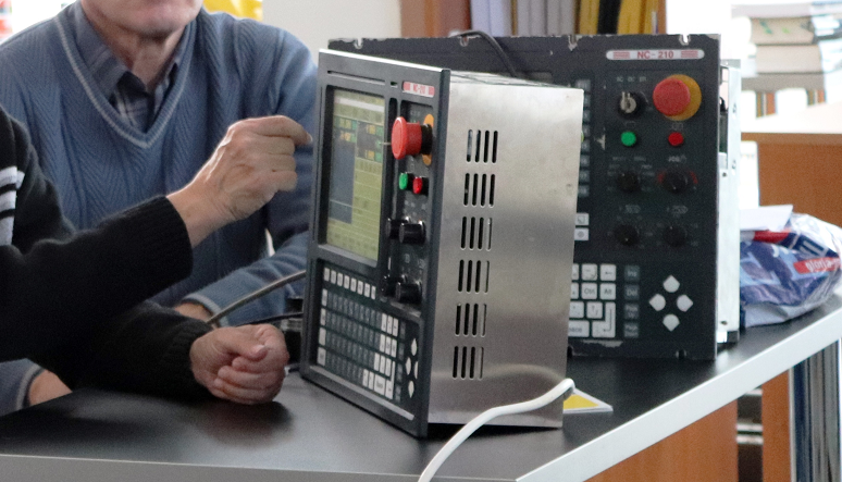     NC-210  -  YASKAWA Sigma 5
