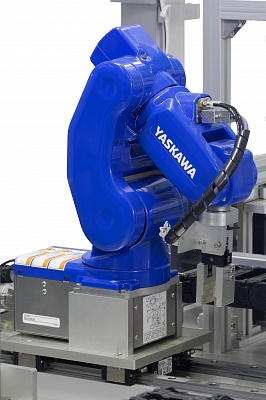 YASKAWA  MotoMINI  2